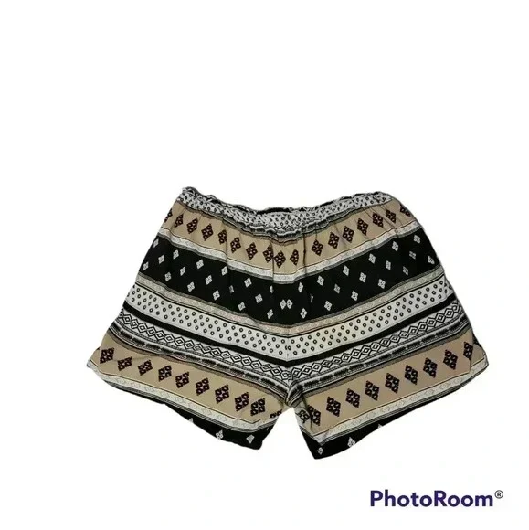 Old Navy Shorts XL - Picture 2 of 2